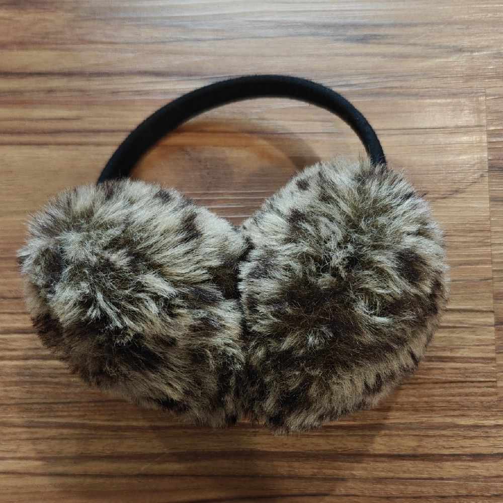 Forever 21 Leopard Print Faux Fur Earmuffs